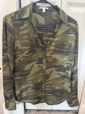Express Women’s Camouflage Portofino Blouse